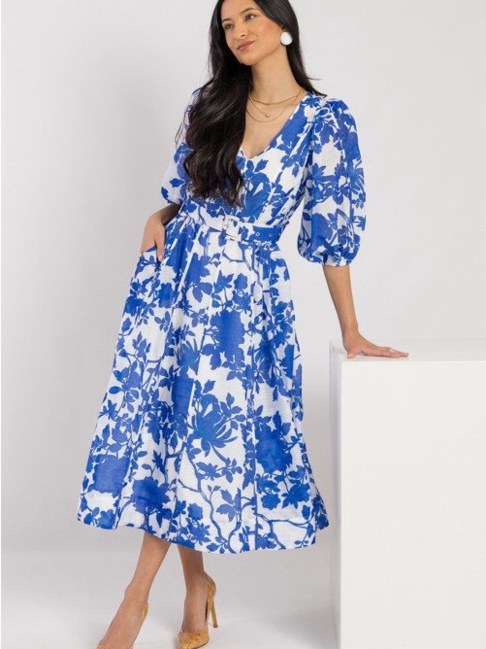 NWT Blue Floral V-Neck Midi Dress with Belt - Picture 3 of 7